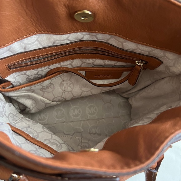 Like New Michael KORS Cognac Hamilton Large Bag convertible satchel - Picture 6 of 7